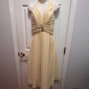 Raylia Designs size 6 yellow banana color halter dress